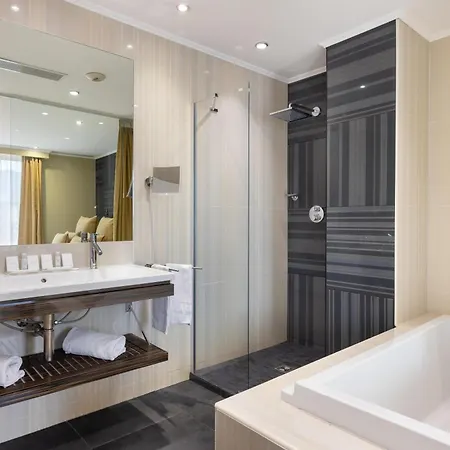 Best Western Plus Hotel Massena Nice-2
